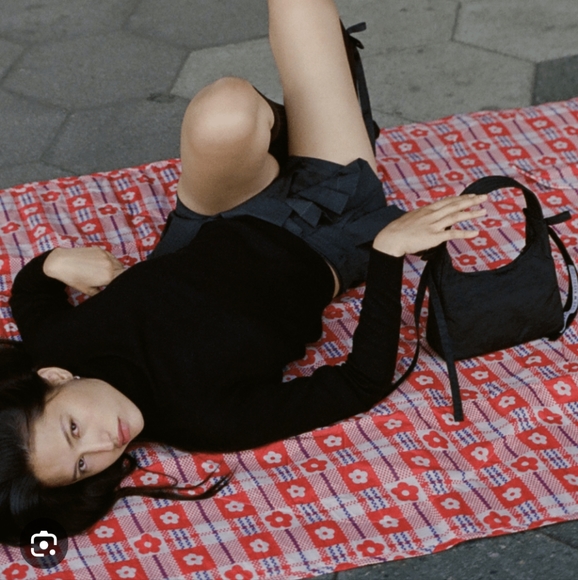 Sandy Liang Baggu Bow Bag Red RARE SOLD OUT new with tags - Picture 3 of 3